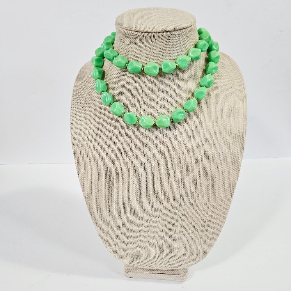 Vintage '60s Crown Trifari Green Opera Length Green Twisted Oval Lucite Necklace